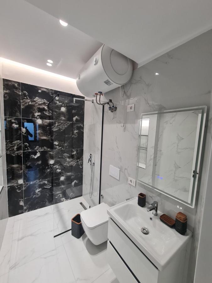 Am Luxury Apartment Tirana Exterior photo